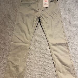 Levi pants NWT $40